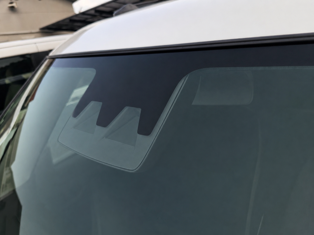 フロントガラスの黒い点々・黒い縁🚗何の為に❓